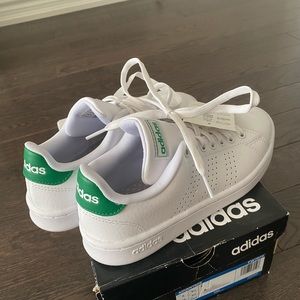 Adidas advantage sneakers